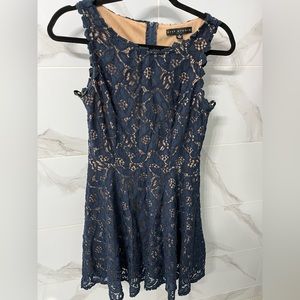 navy blue and cream colored dress size small